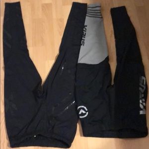 2 pairs of tights virus and 2xu